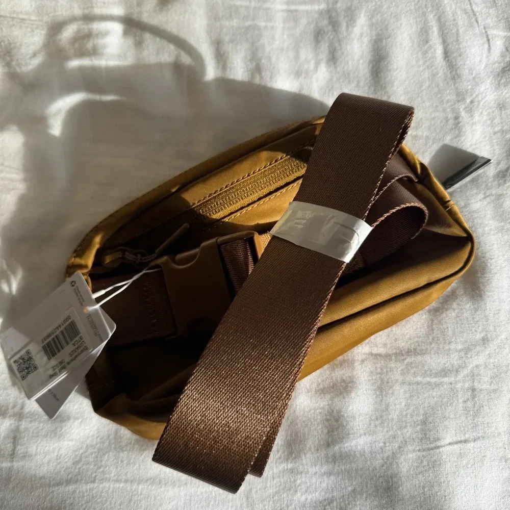 🆕🤎 Lululemon Everywhere Belt Bag Burnt Caramel